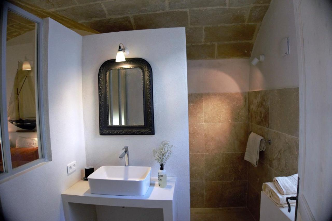 Les Canisses, Magnifique Appartement Avec Terrasse Au Coeur D'Uzès Екстериор снимка